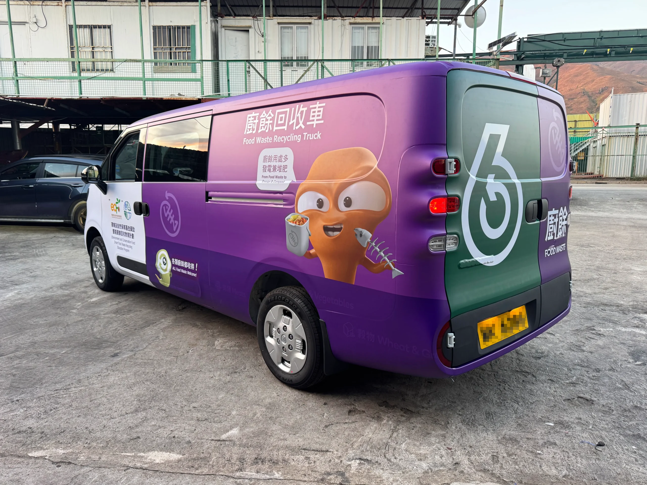 「車身廣告」貨車車身貼紙安裝完成案例 02